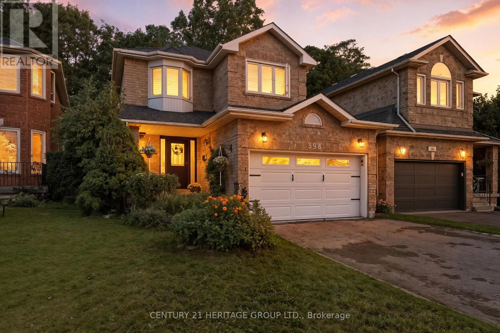 398 Carruthers Ave, Newmarket, ON L3X 2C1