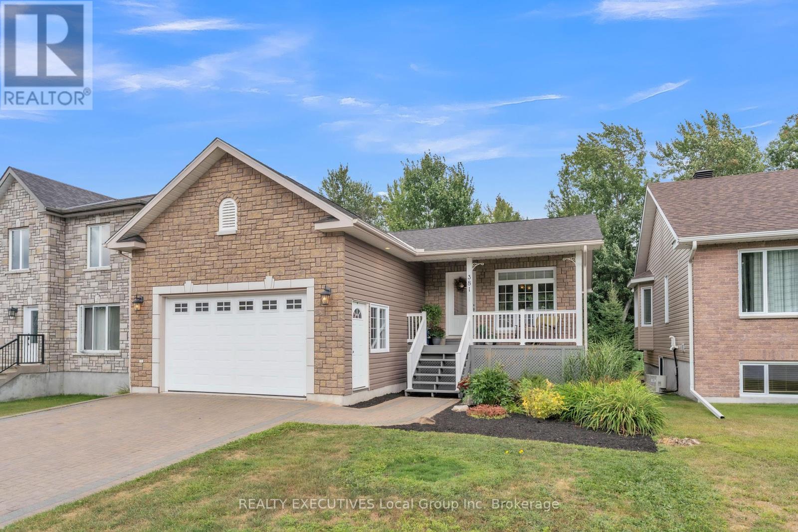 381 Thelma Ave, North Bay, ON P1A 4M9