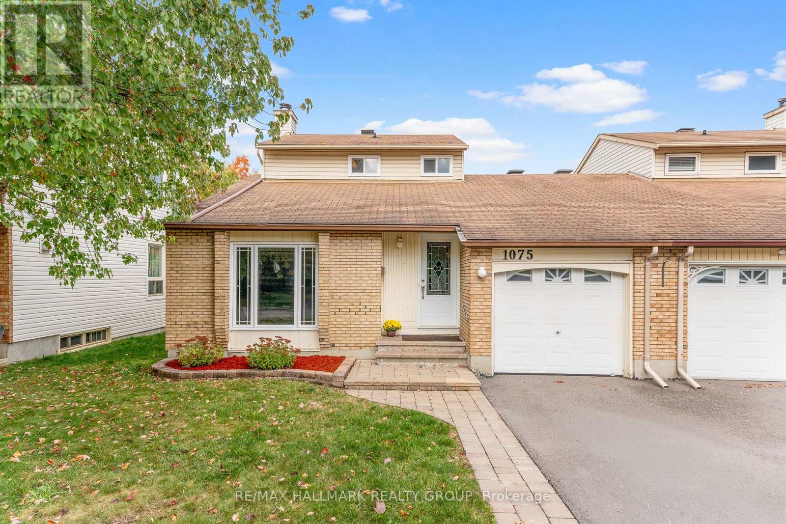 1075 Avignon Ct, Ottawa, ON K1C 2N4