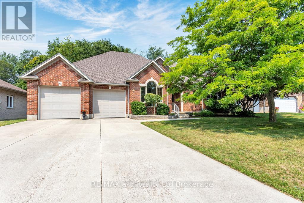 21 Windemere Ave, Tillsonburg, ON N4G 5M8