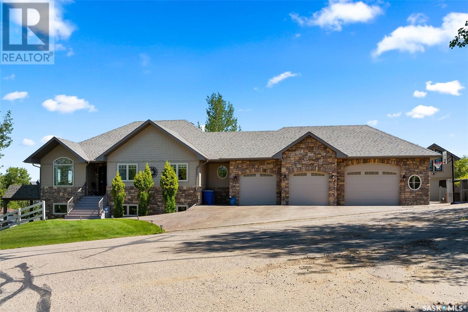 15 Meadow Bay, Lumsden, SK S0G 3C0