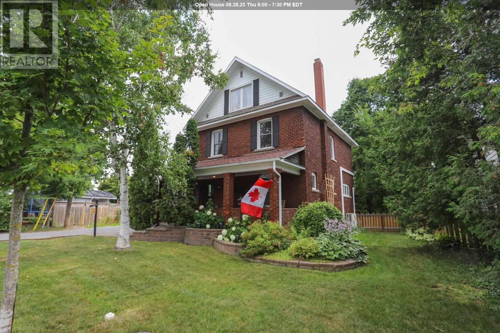 192 Simpson St, Sault Ste. Marie, ON P6A 3V6