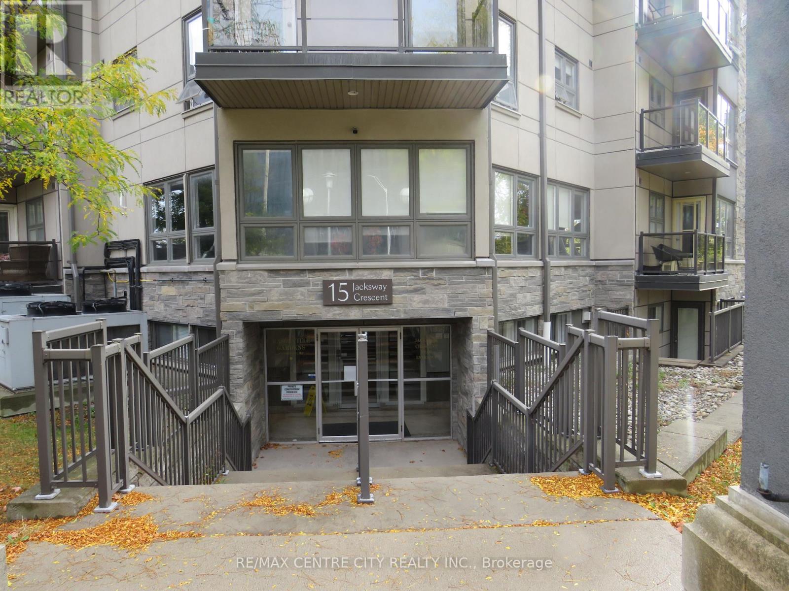 402 15 Jacksway Cres, London, ON N5X 3T8