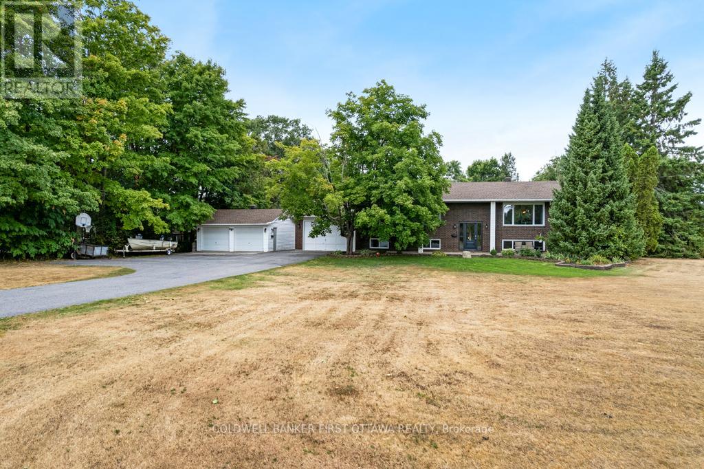 376 Napoleon St, Carleton Place, ON K7C 4V5
