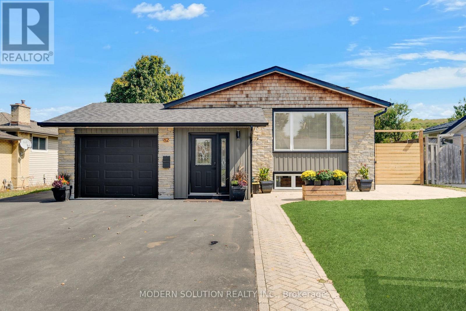 82 Shea Cres, Kitchener, ON N2E 1E8