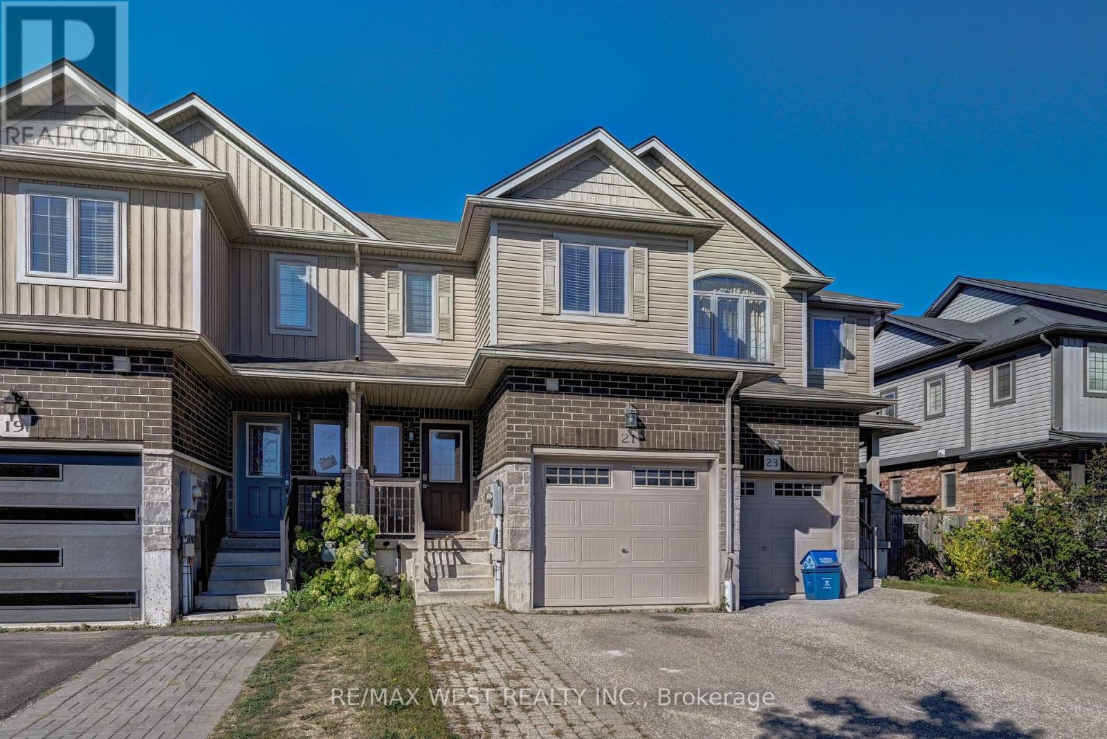 21 Machado St, Kitchener, ON N2R 0C1