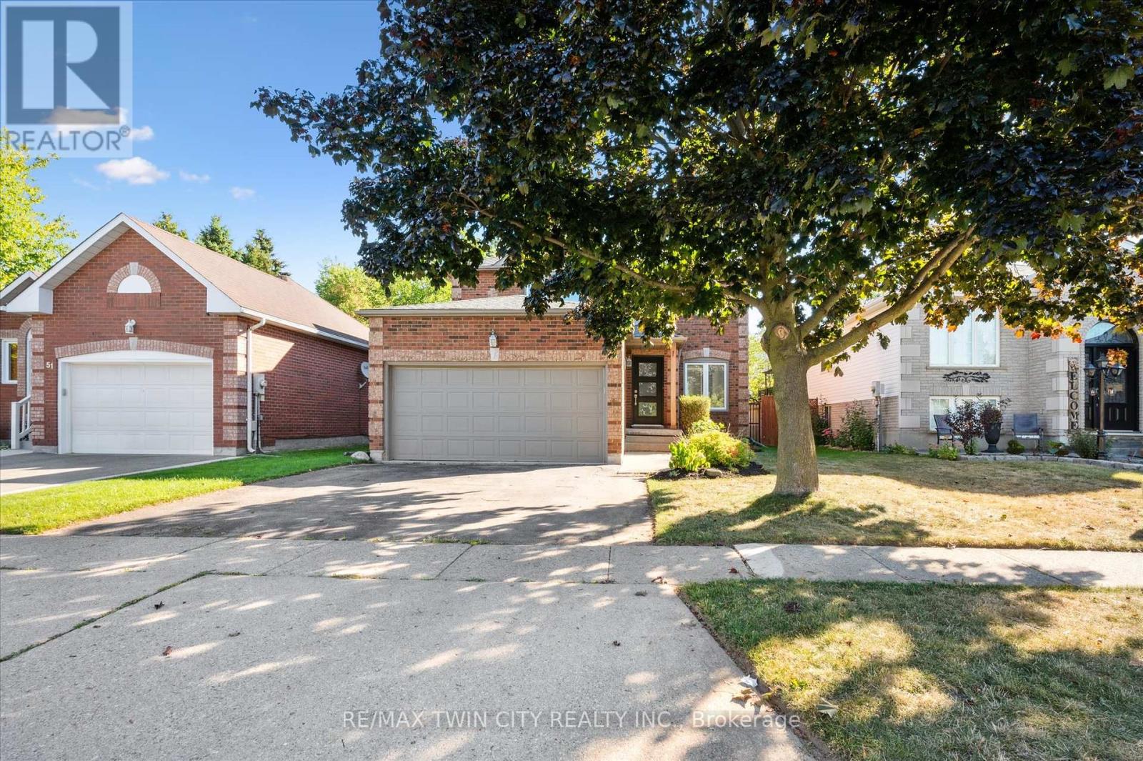 55 Enfield Dr, Cambridge, ON N1P 1B5