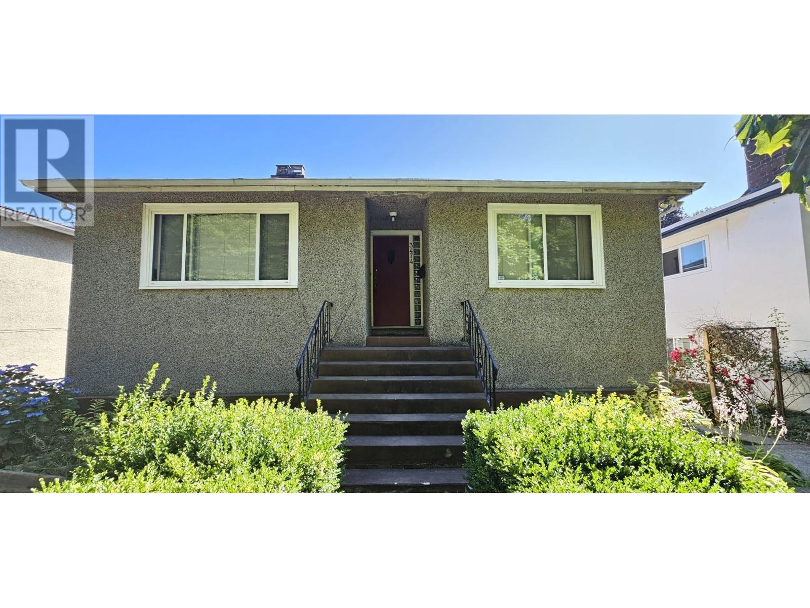 3474 Archimedes St, Vancouver, BC V5R 4W3