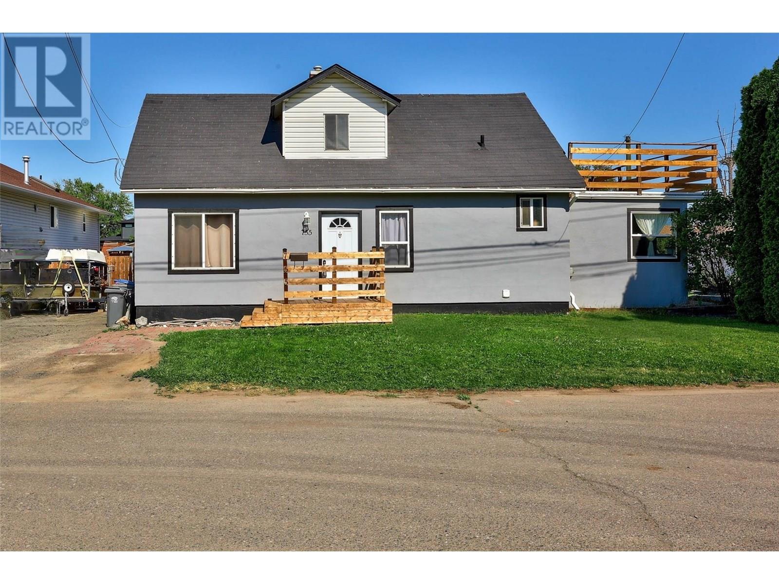 755 Crestline St, Kamloops, BC V2B 5X2
