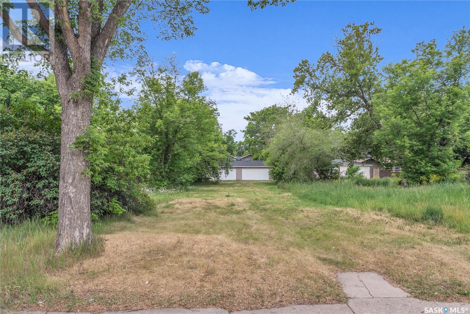 431 R Ave S, Saskatoon, SK S7M 2Z4