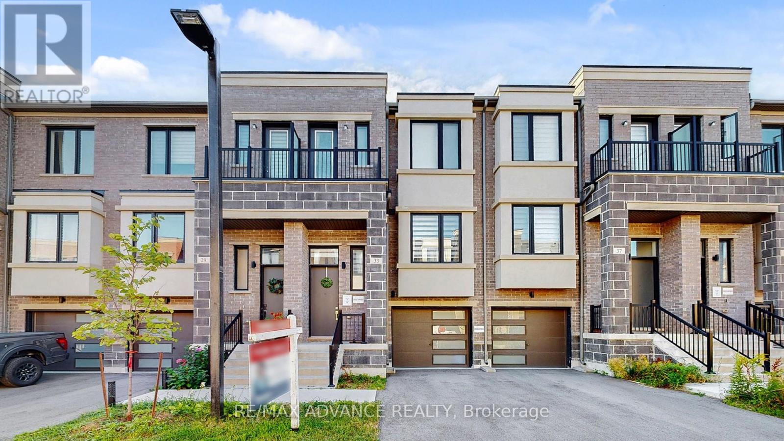 33 Origin Way, Vaughan, ON L6A 4C2