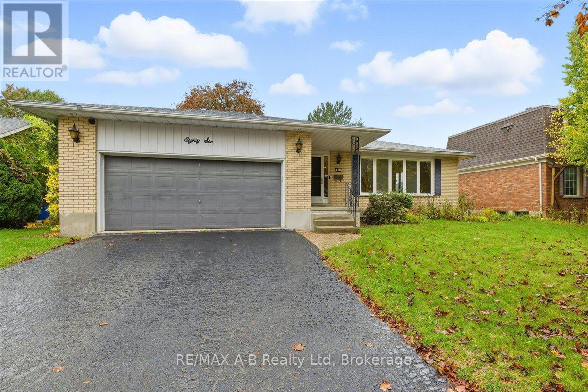 86 Windemere Cres, Stratford, ON N5A 6B1