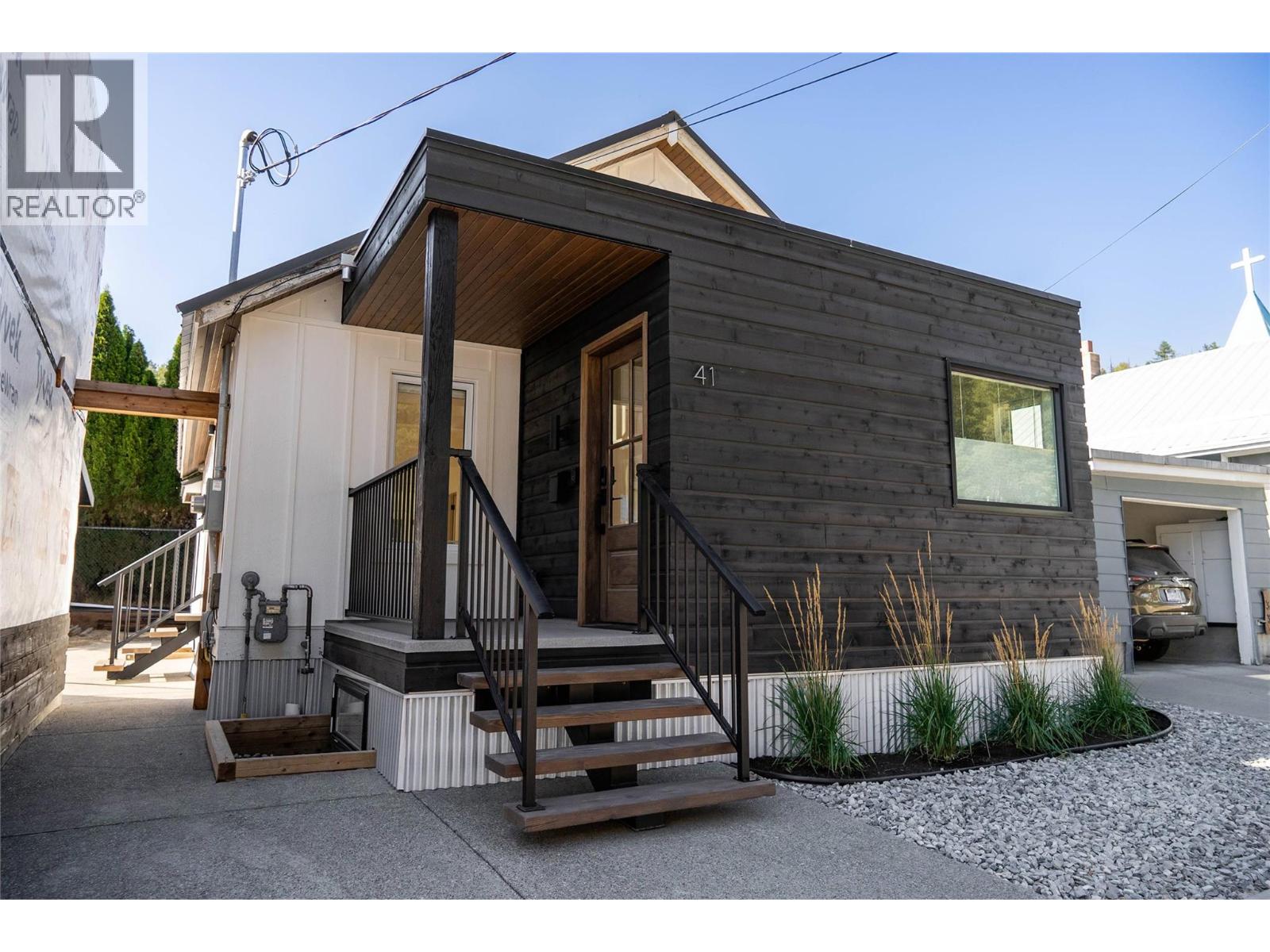 41 Wallinger Ave, Kimberley, BC V1A 1Y6
