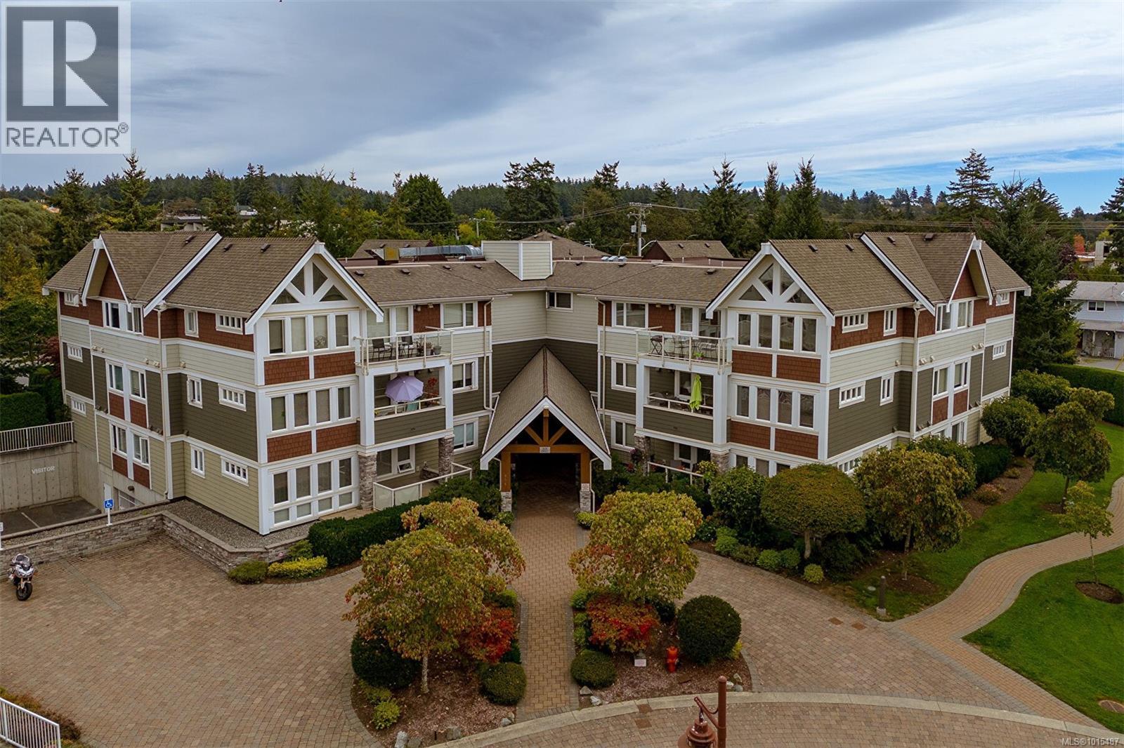 535 Heatherdale Lane Unit 302, Saanich, BC V8Z 0A4
