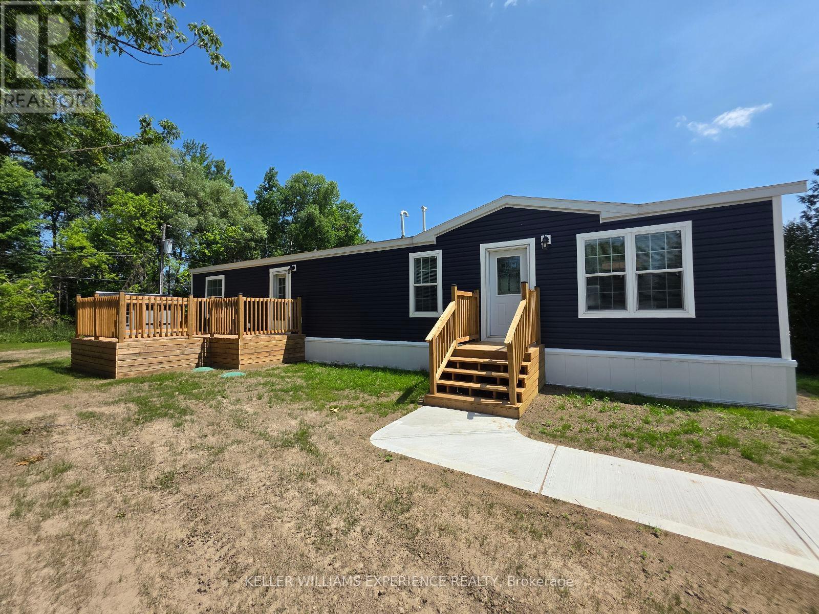 40 Shamrock Cres, Essa, ON L3W 0A5