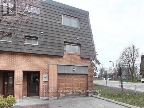 2 Darras Ct, Brampton, ON L6T 1W7