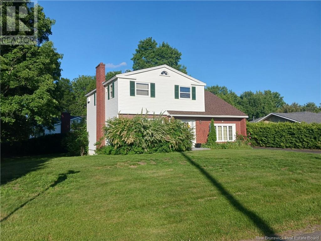 118 Creighton St, Woodstock, NB E7M 1N1