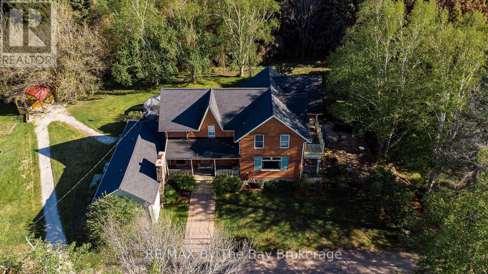 2553 County 42 Rd, Clearview, ON L0M 1S0