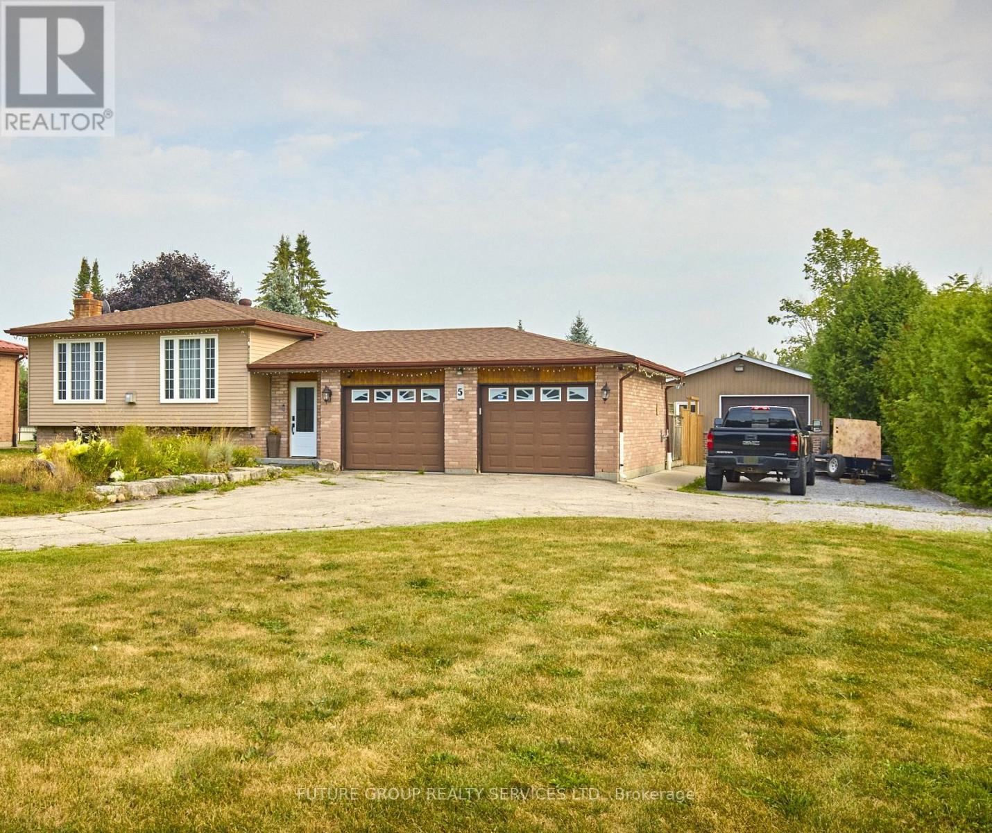5 Burke St, Georgina, ON L0E 1R0