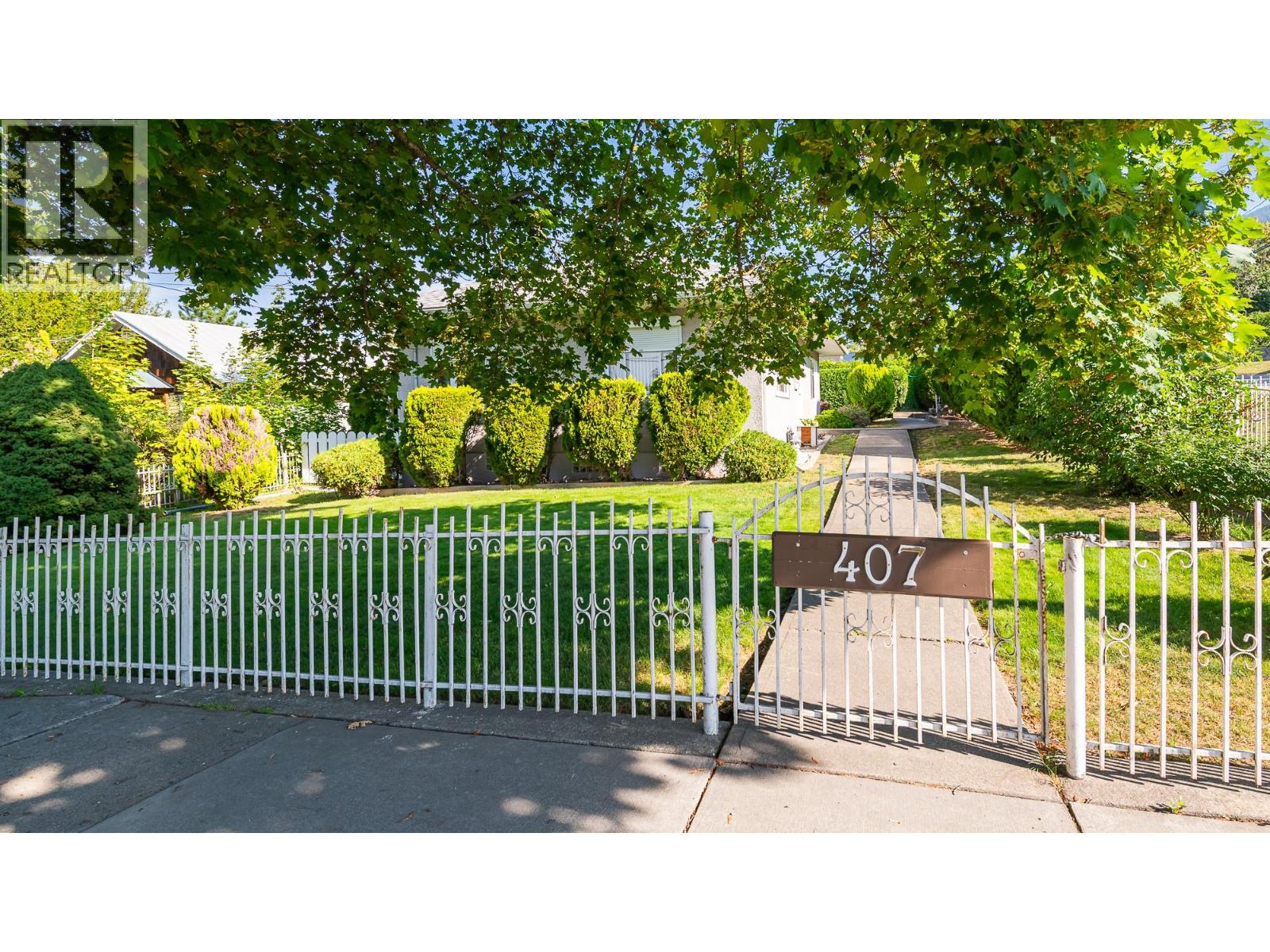 407 10th Avenue North, Creston, BC V0B 1G4