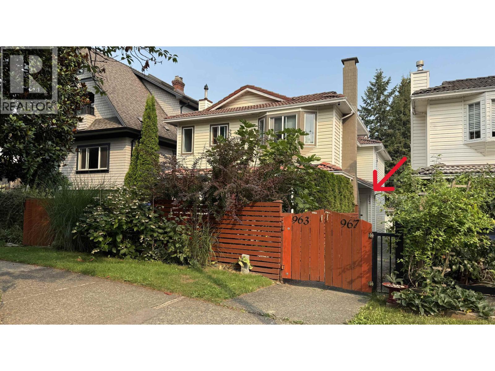963 E 11th Ave, Vancouver, BC V5T 2E8