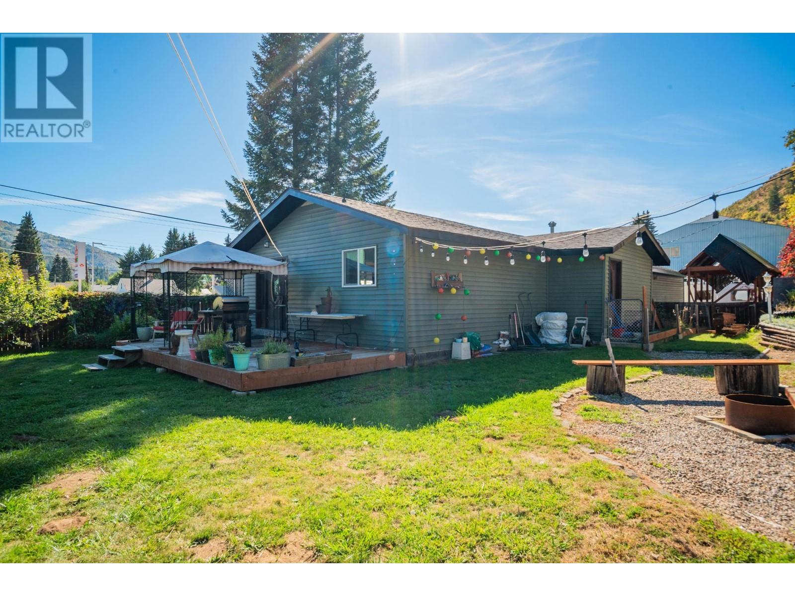 625 11th Avenue, Montrose, BC V0G 1P0