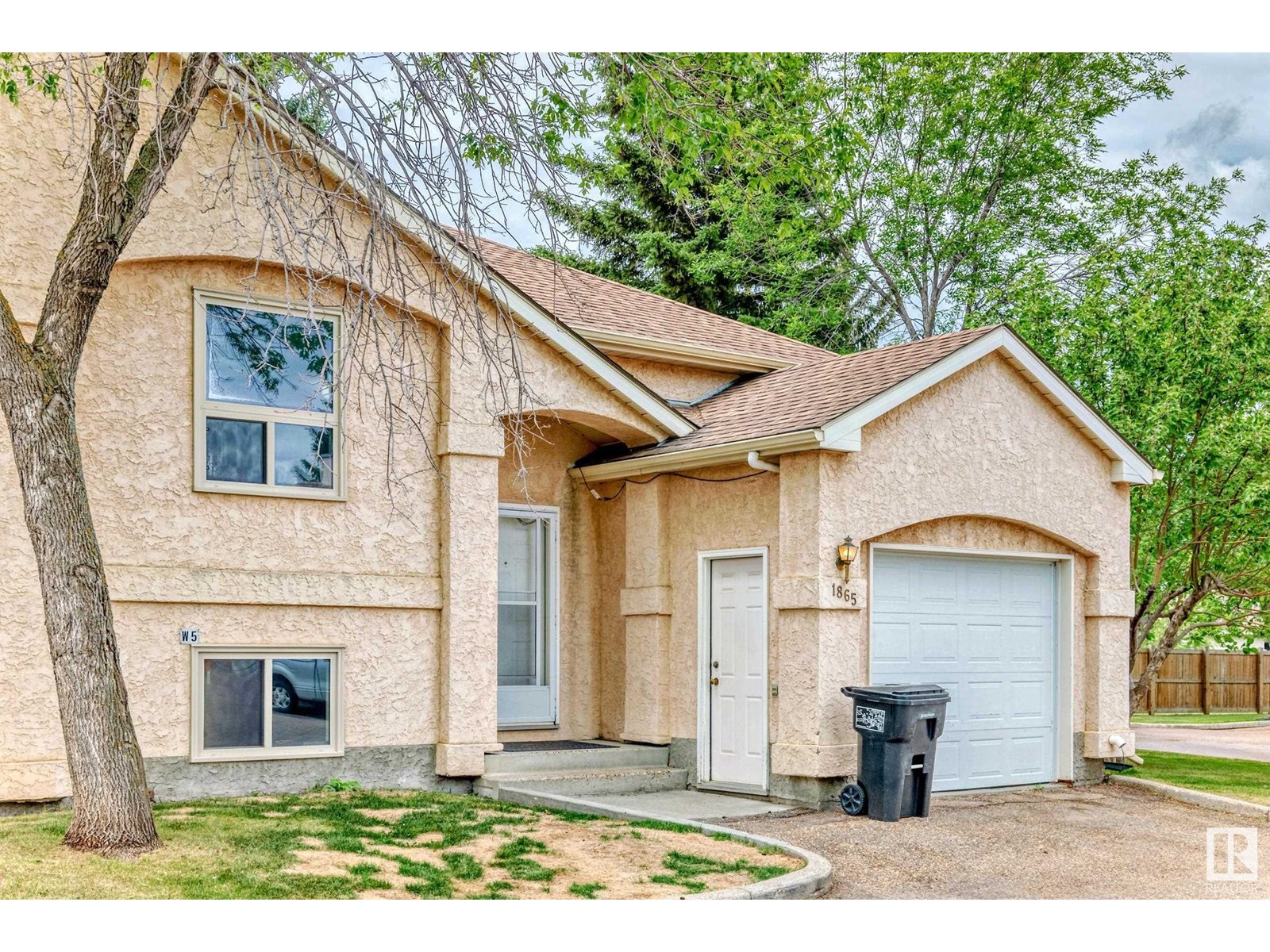 1865 Mill Woods Rd E NW, Edmonton, AB T6L 6K2