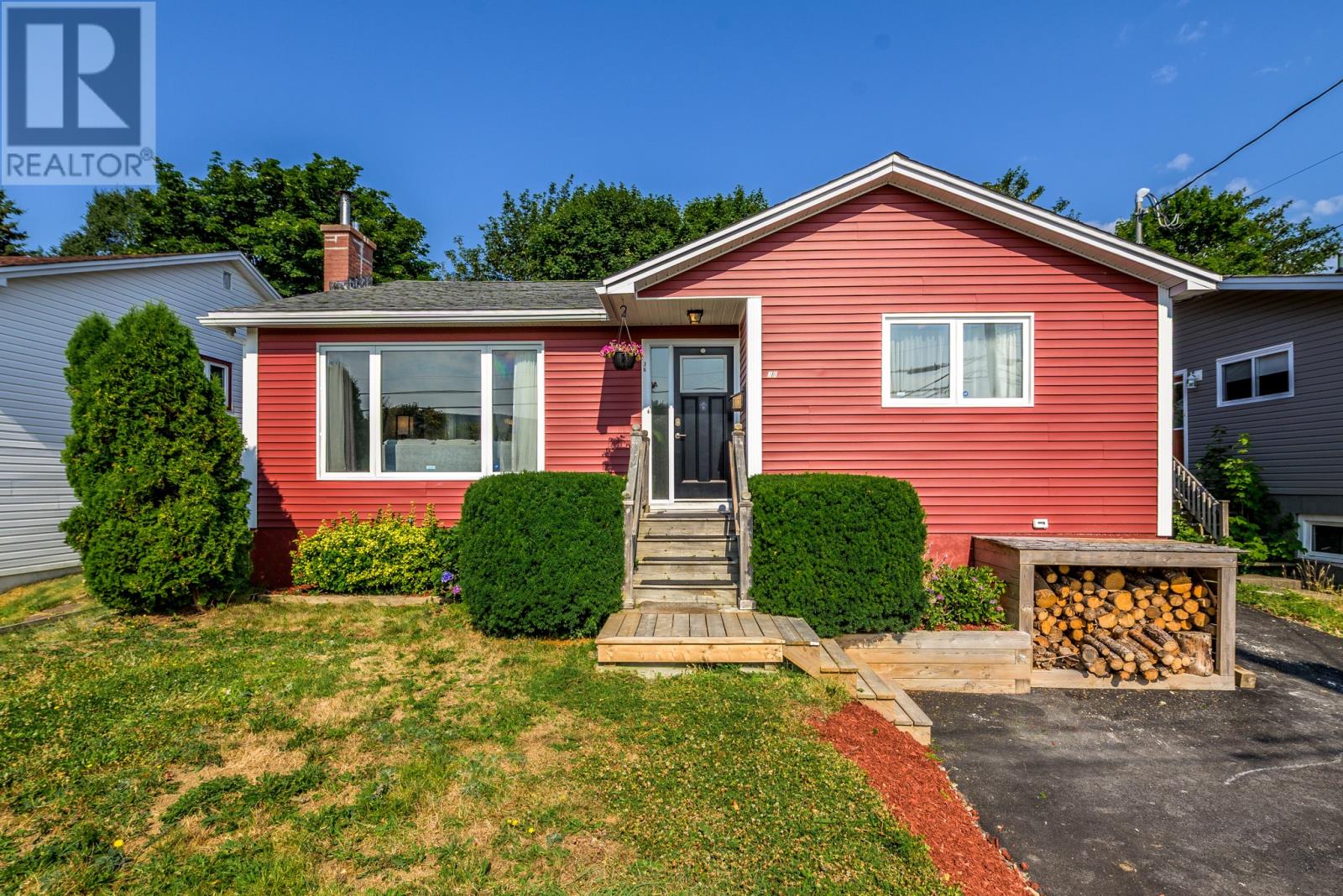 36 Fitzgibbon St, St. John's, NL A1E 2G1