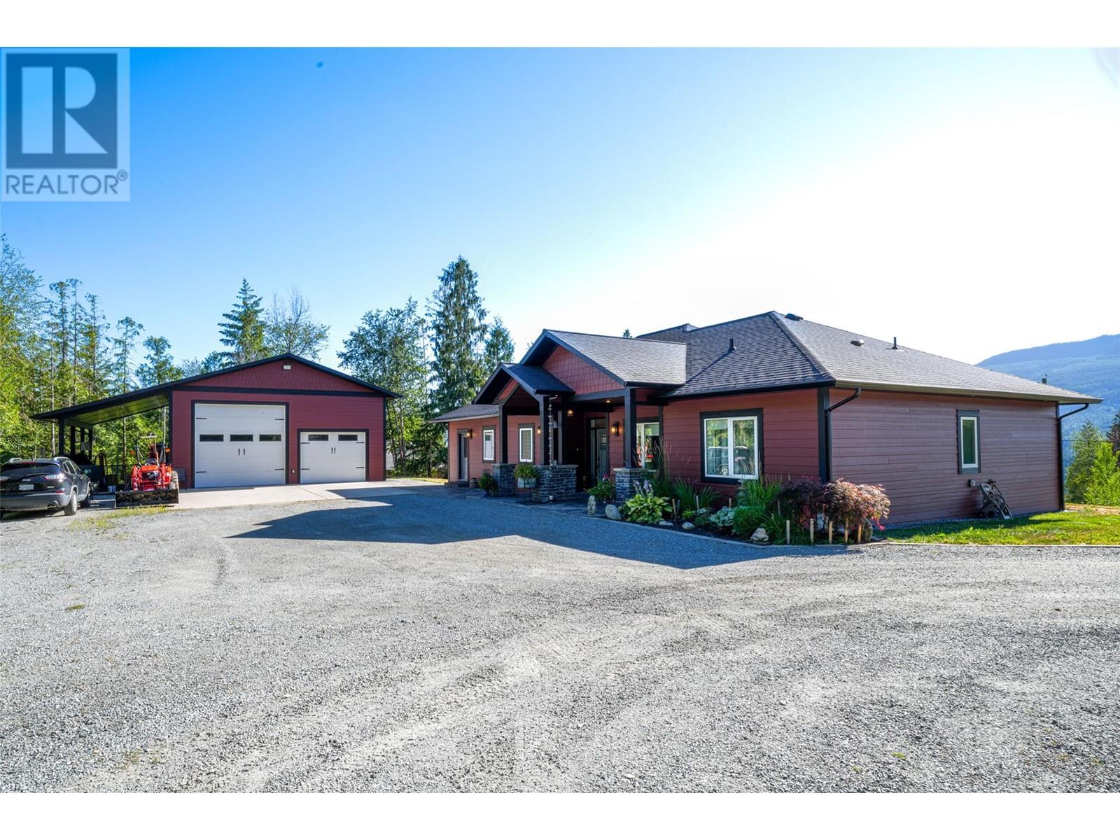 6209 Tatlow Rd, Salmon Arm, BC V1E 2X7