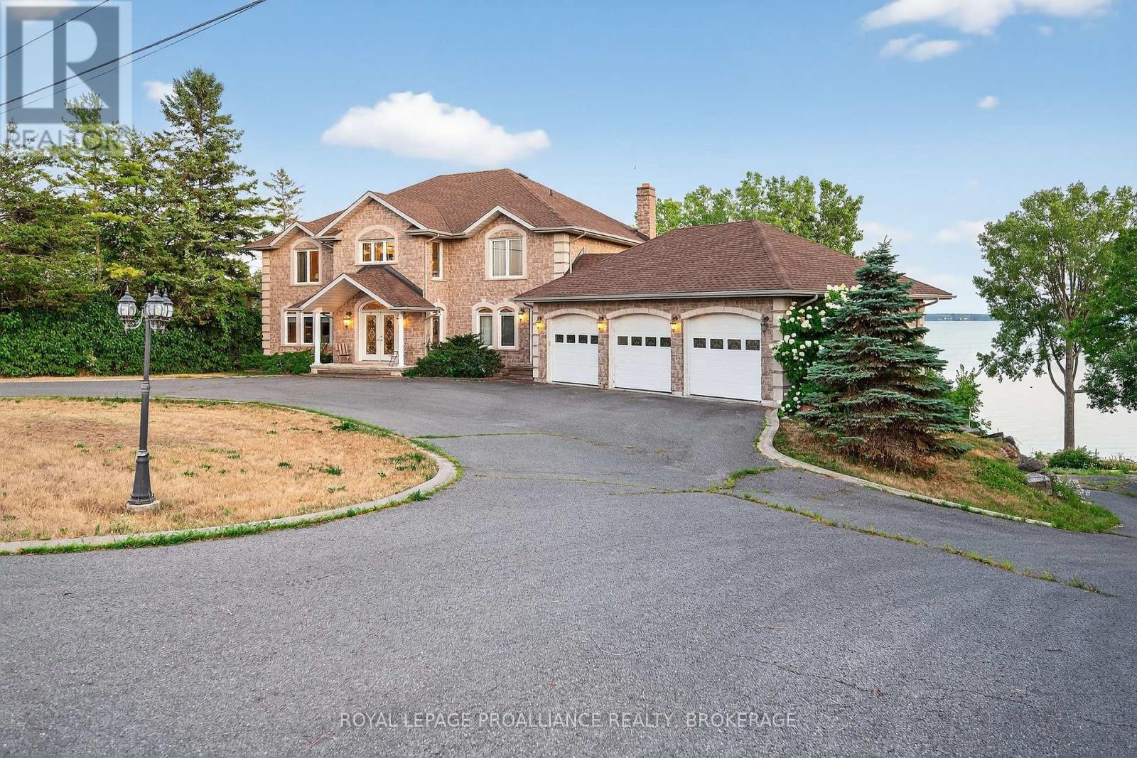 4734 Lakeside Ln, Loyalist, ON K0H 1G0