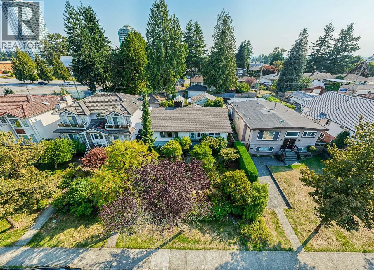 6544 Elwell St, Burnaby, BC V5E 1J8