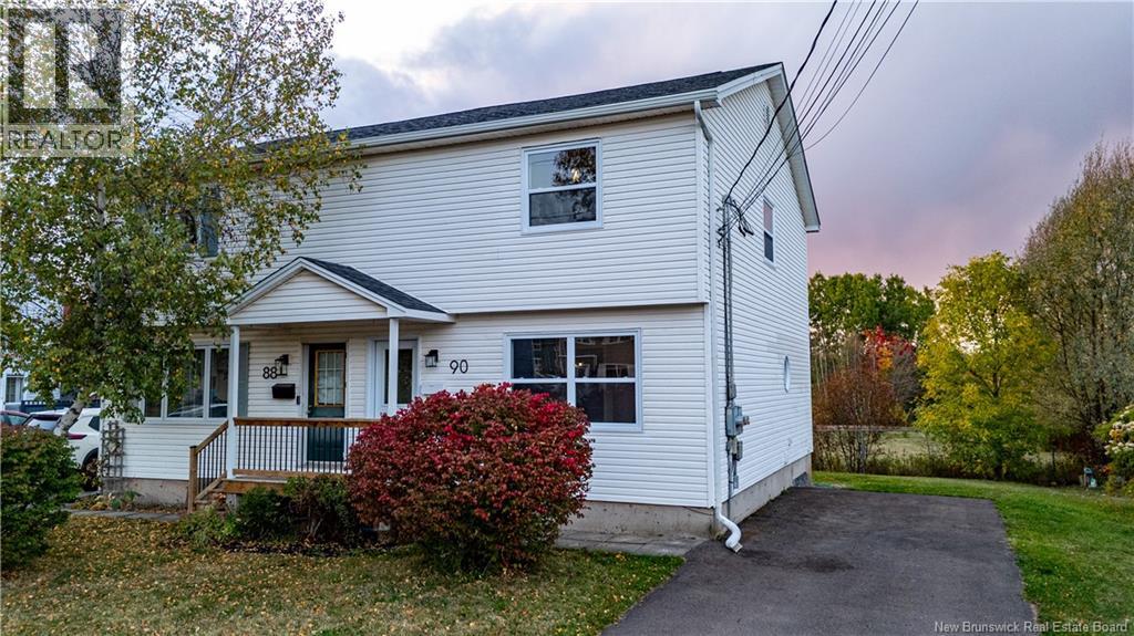 90 Palisade Dr, Moncton, NB E1A 5K2