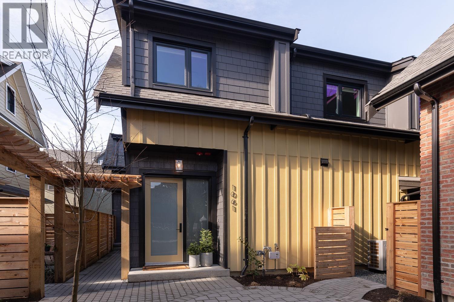 1061 Semlin Dr, Vancouver, BC V5L 2N6