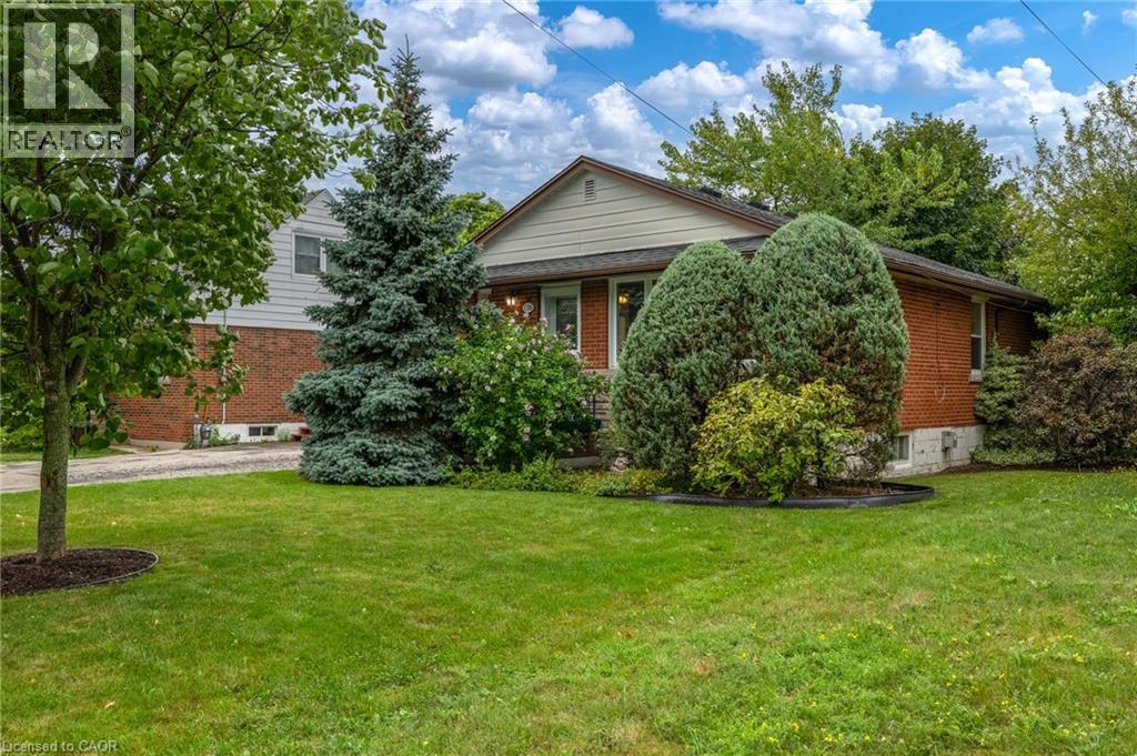 136 Howard Ave, Hamilton, ON L9A 2W7