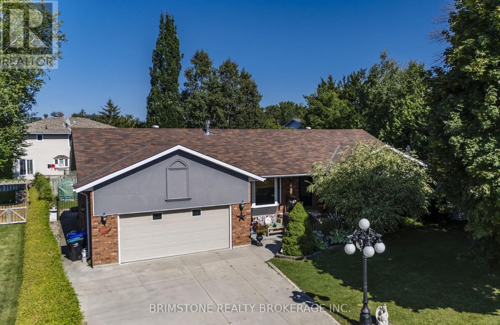 16 Smart Ct, Collingwood, ON L9Y 4S1
