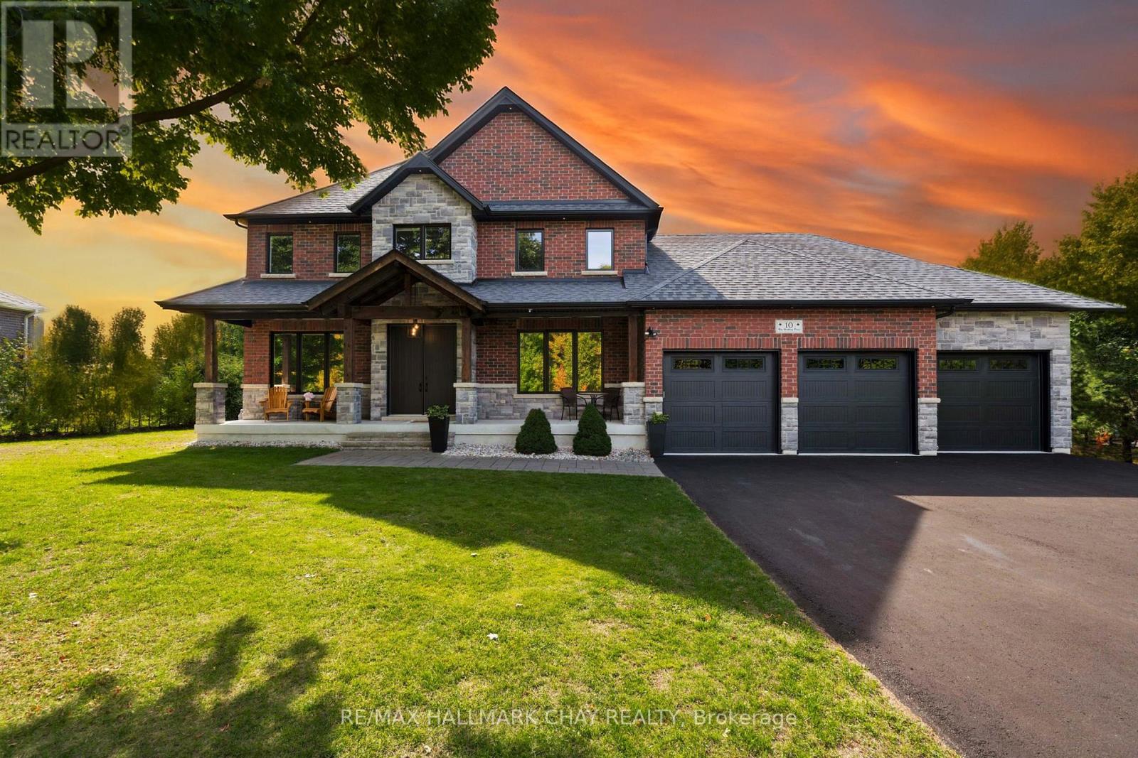 10 Roy Hickling Dr, Springwater Midhurst, ON L9X 0J2