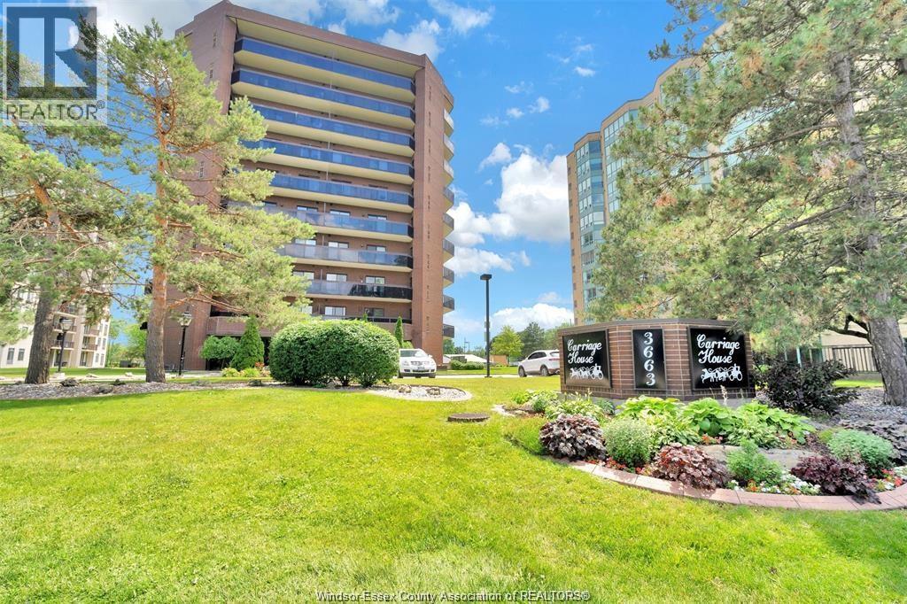 3663 Riverside Drive East Unit 203, Windsor, ON N8Y 4V3