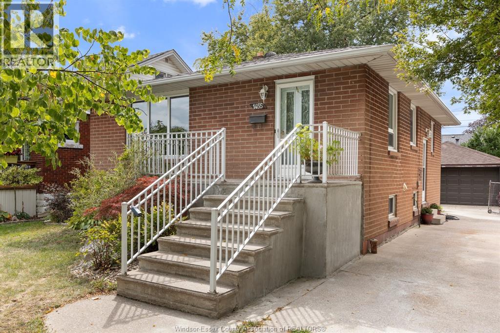 1455 Pillette, Windsor, ON N8Y 3C1