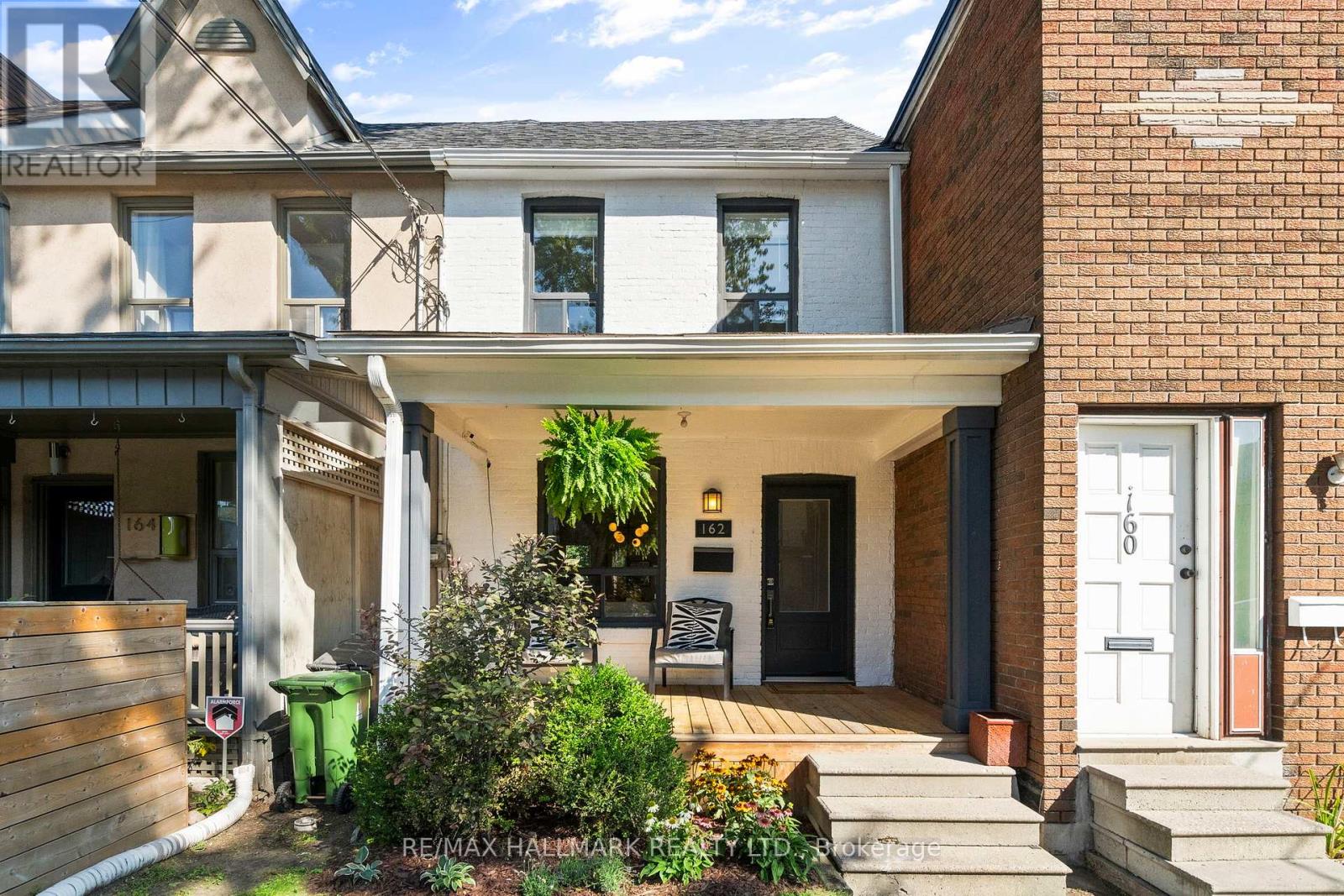 162 Maria St, Toronto, ON M6P 1W4