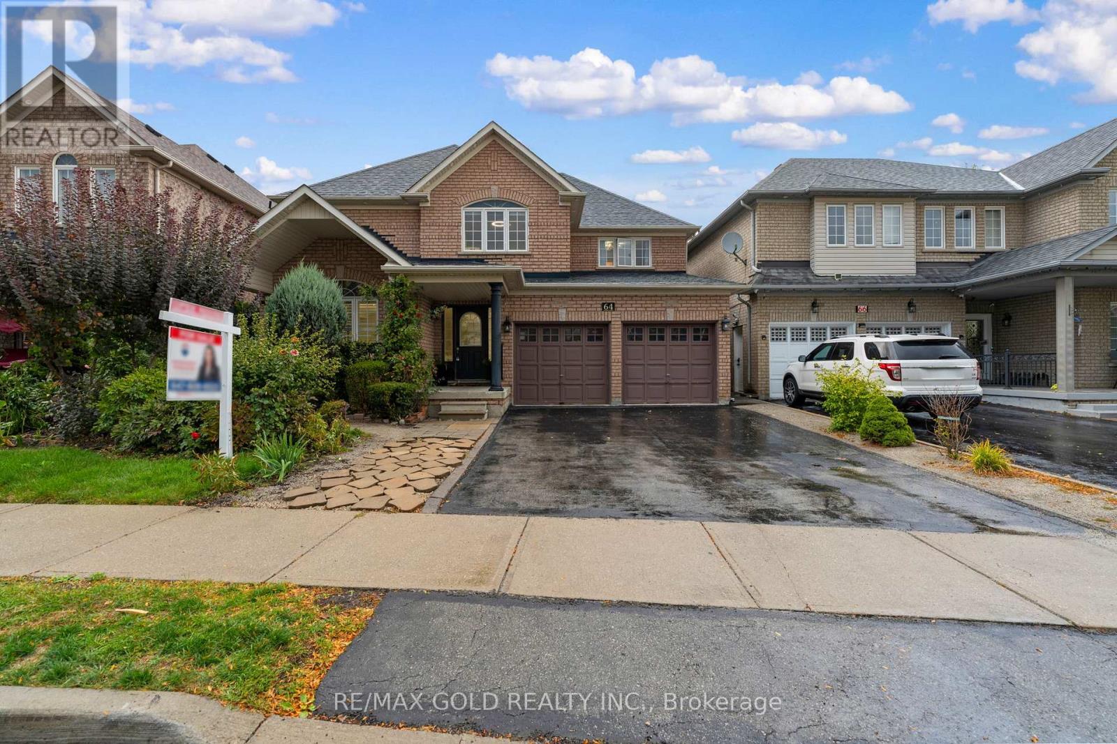 64 Beachpoint Blvd, Brampton, ON L7A 2G6