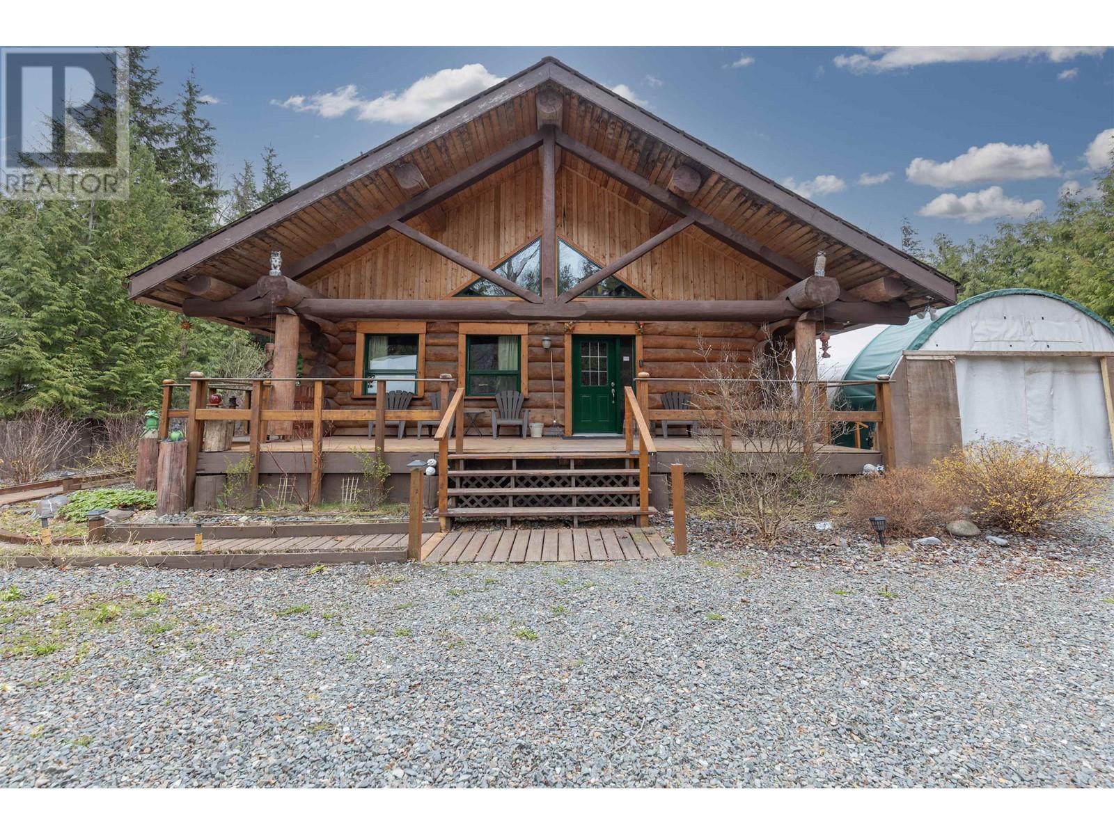 3981 Dobbie St, Terrace, BC V8G 3M6