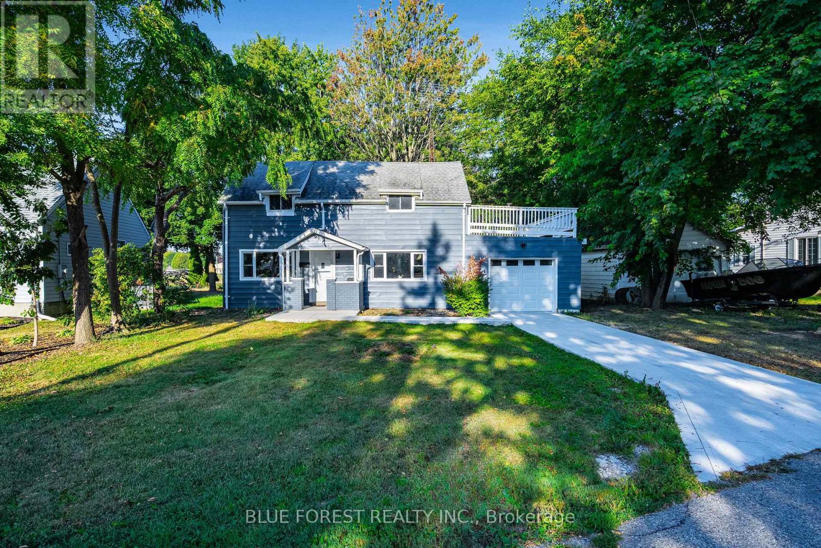 121 First St, Chatham-Kent, ON N8A 3R1