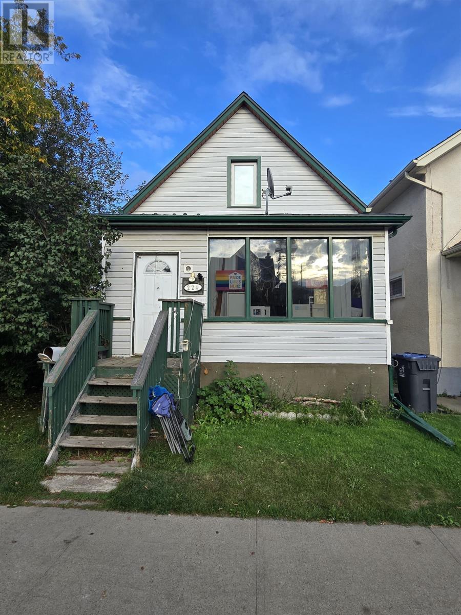 224 Mckellar St S, Thunder Bay, ON P7A 5V8