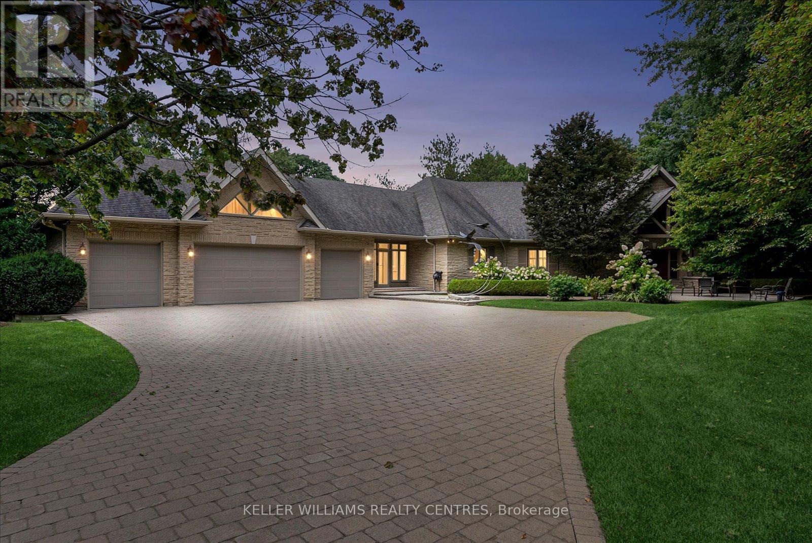 6 Country Heights Dr, Richmond Hill, ON L4E 3M8