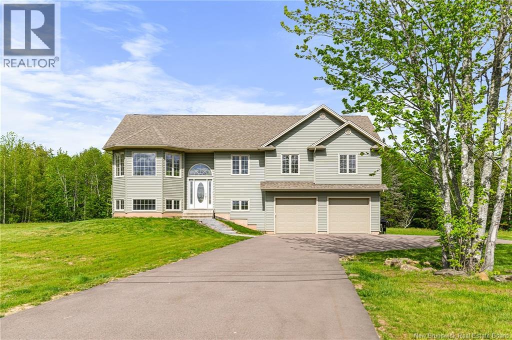 160 Daniel Dr, Irishtown, NB E1H 0B4