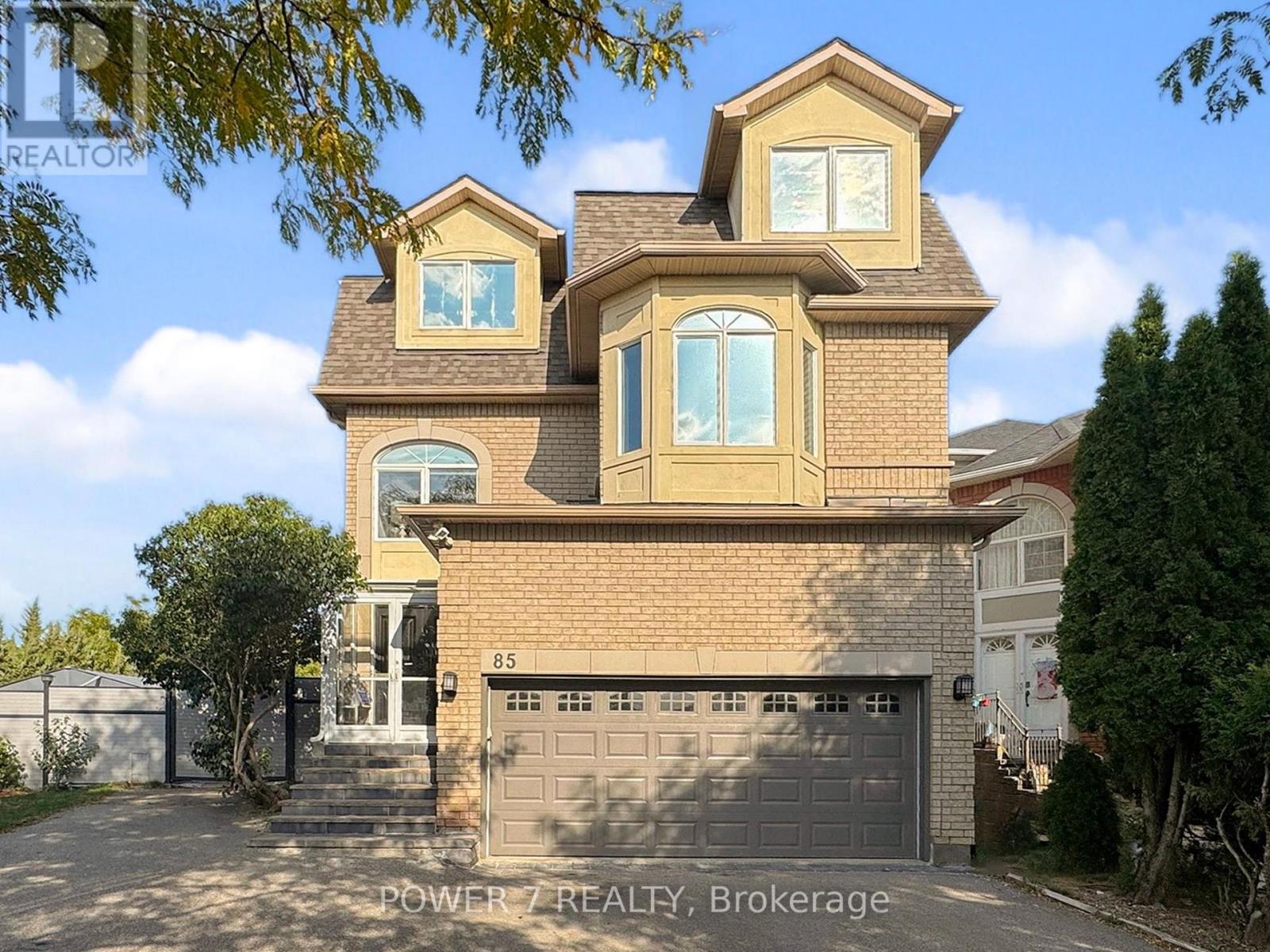 85 Queensway Dr, Richmond Hill, ON L4S 1R9