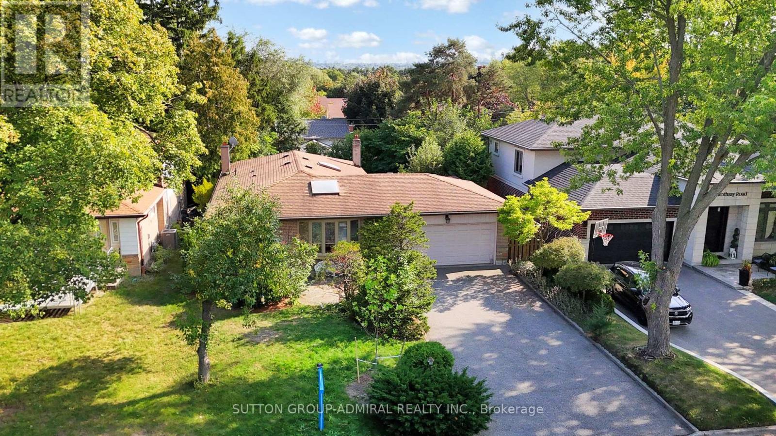 11 Rothsay Rd, Markham Royal Orchard, ON L3T 3J6