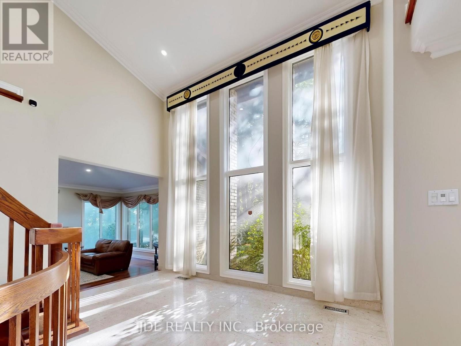11 Moodie Dr, Richmond Hill, ON L4C 8C9