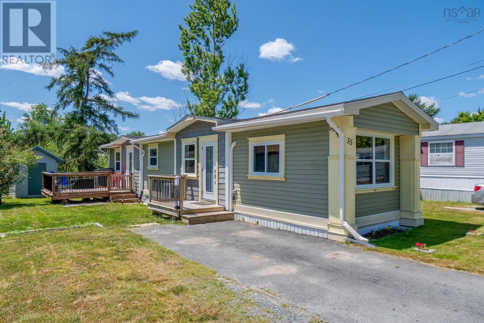55 Brook St, Middle Sackville, NS B4E 1C1