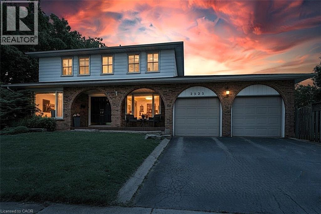 2525 Woburn Cres, Oakville, ON L6L 5E8